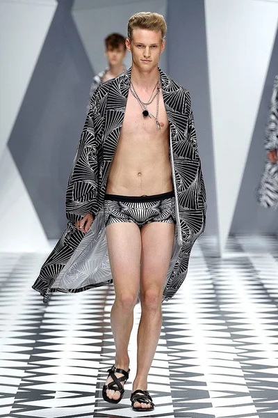 Look 46